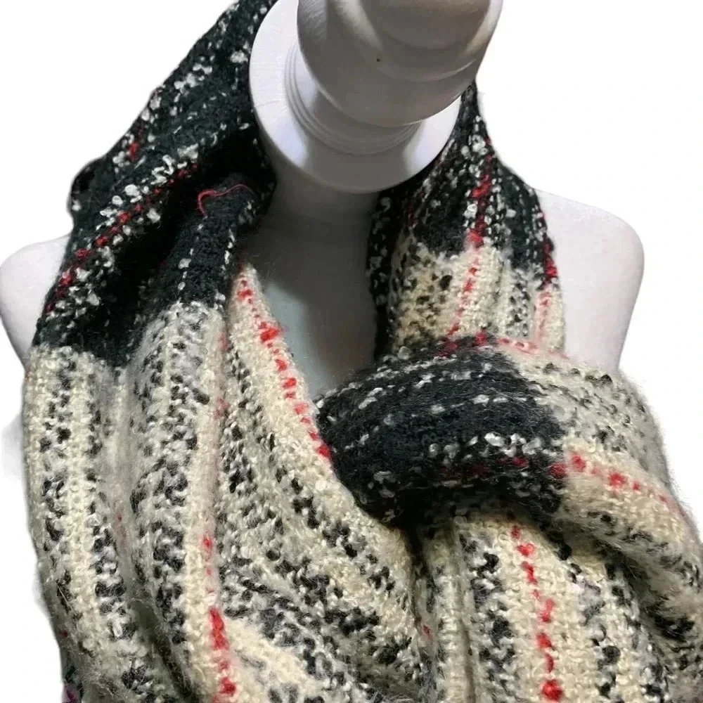 Madden Girl Woven Scarf Wrap About 22 x 71 Black White Red Fringed
